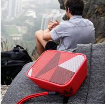 飛利浦(PHILIPS)BT110R 音樂(lè)魔盒藍(lán)牙音箱 防水便攜迷你音響 低音炮戶外運(yùn)動(dòng)免提通話紅色