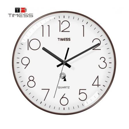 Timess 掛鐘 電波鐘客廳靜音鐘表時尚簡約北歐時鐘表掛墻3D立體燙字智能自動對時掛表 輕奢咖30CM電波鐘