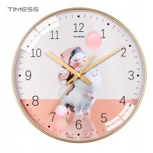 Timess 卡通兒童鐘表客廳掛鐘時尚簡約時鐘家用創(chuàng)意臥室石英鐘現(xiàn)代大氣掛表掛墻 QF2108-2 白熊女孩 【12英寸】