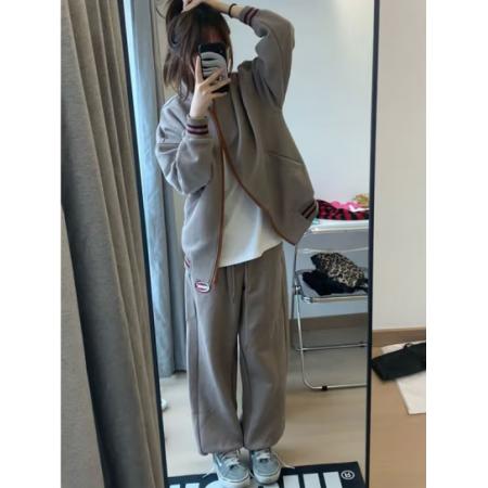 安踏 運動套裝女秋季ins潮學生韓版寬松顯瘦時尚網(wǎng)紅休閑兩件套跑步服 咖啡色【兩件套】 M85-105斤